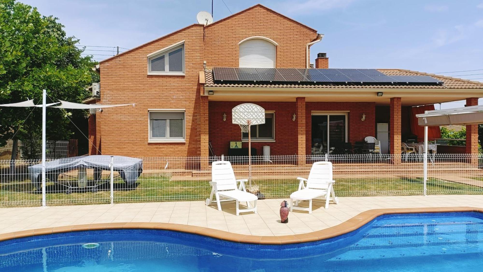 Holiday home Casa Con Jardin Y Piscina Privada.