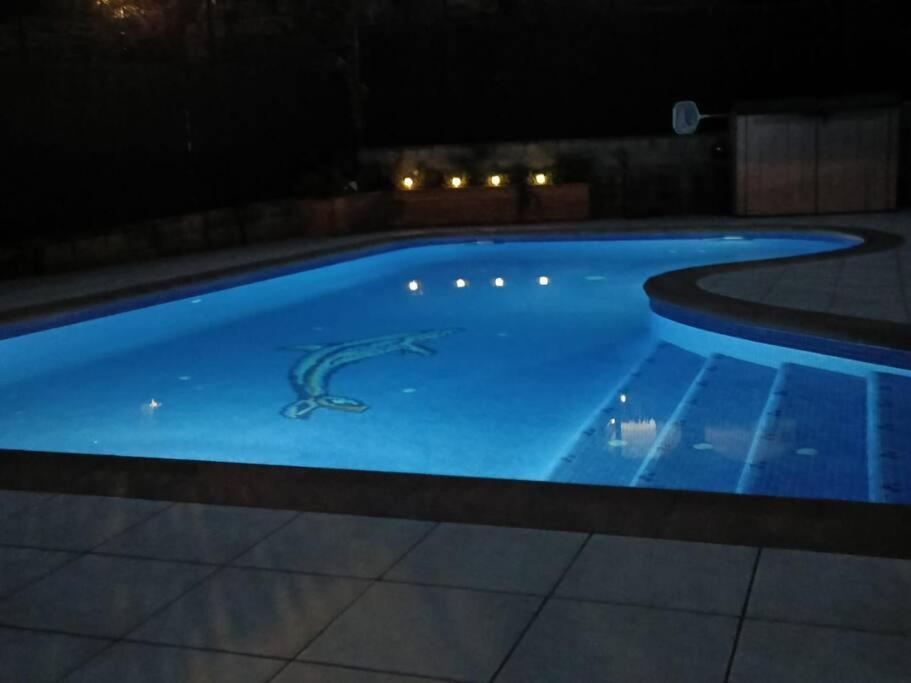 Casa Con Jardin Y Piscina Privada. Holiday home *